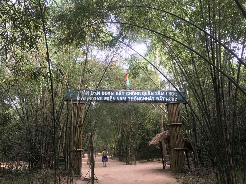 Cảnh quan bên trong khu di tích Địa đạo Củ Chi Cảnh quan bên trong khu di tích Địa đạo Củ Chi