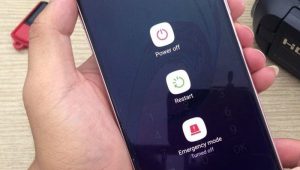Khởi động lại điện thoại để khắc phục lỗi trình khởi chạy
