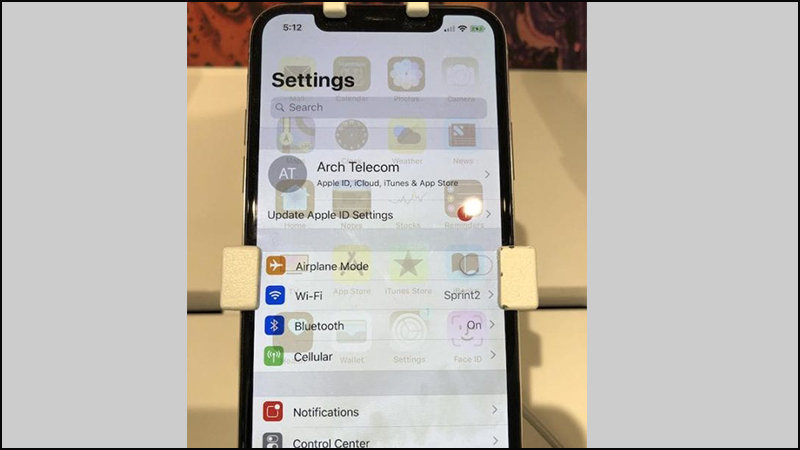 cach-kiem-tra-phan-biet-man-hinh-iphone-dung-hay-zin-don208 iPhone đã sử dụng lâu sẽ hay xuất hiện hiện tượng bóng mờ
