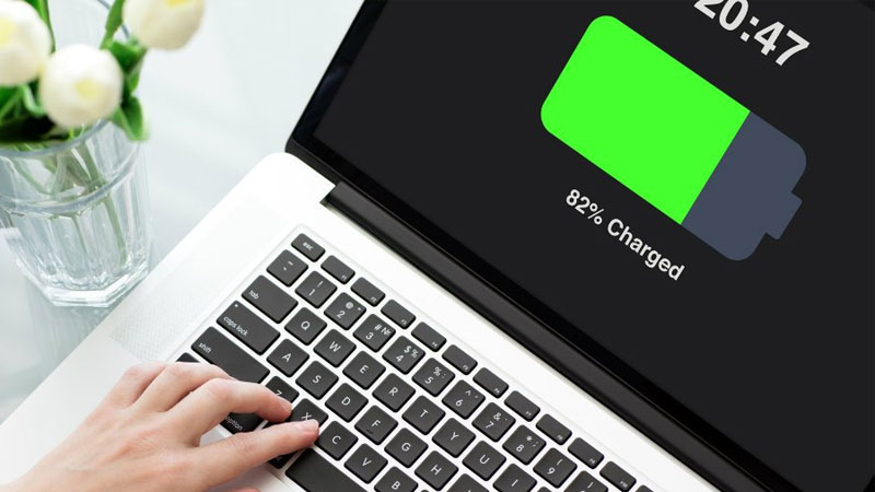 cau-hoi-2-800x450-2 Vừa sạc pin vừa dùng laptop có sao không?
