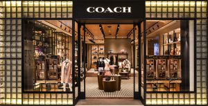 Cửa hoàng Coach tại trung tâm thương mại