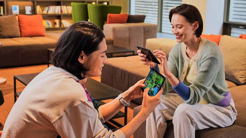 Với bộ đôi Galaxy Z Fold3 và Z Flip3 mới ra mắt, Samsung dự kiến sẽ bán được 6.5 triệu chiếc điện thoại gập trong năm nay Với bộ đôi Galaxy Z Fold3 và Z Flip3 mới ra mắt, Samsung dự kiến sẽ bán được 6.5 triệu chiếc điện thoại gập trong năm nay