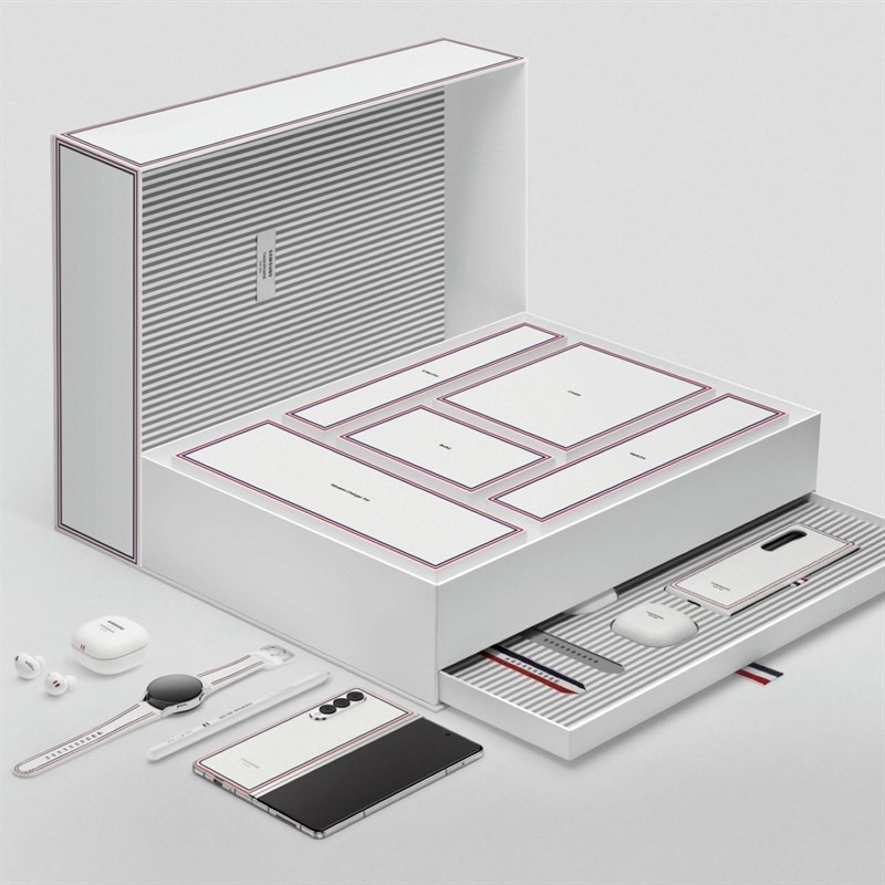Samsung công bố phiên bản Thom Browne cho Galaxy Z Fold3, Z Flip 3 và Watch4 Classic Samsung công bố phiên bản Thom Browne cho Galaxy Z Fold3, Z Flip 3 và Watch4 Classic