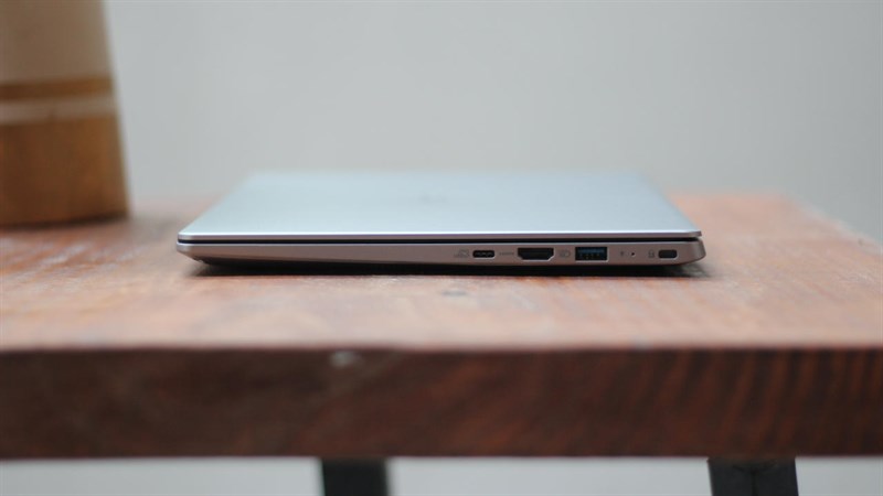 TOP 4 laptop có thiết kế mỏng nhẹ, hiệu năng cao dành cho người làm sáng tạo, được nhiều sự yêu thích tại TOP 4 laptop có thiết kế mỏng nhẹ, hiệu năng cao dành cho người làm sáng tạo, được nhiều sự yêu thích tại