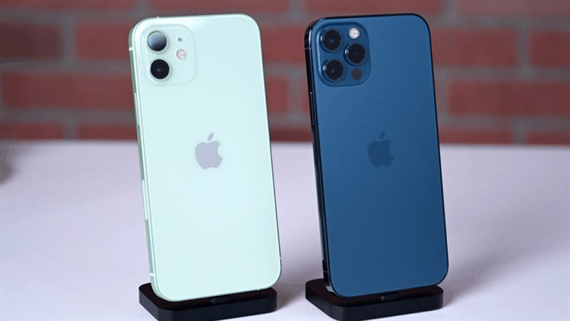 iPhone SE (2022) iPhone SE (2022)