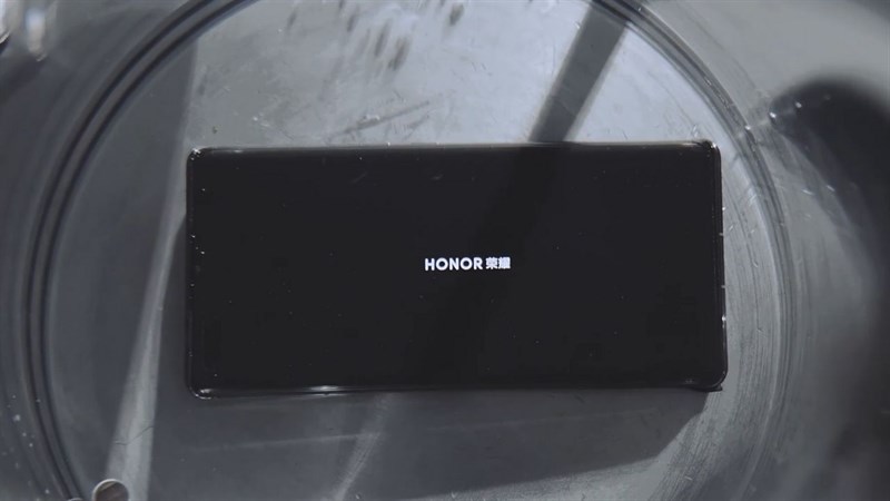 Honor đăng teaser về khả năng chống va đập của Honor Magic 3 Honor đăng teaser về khả năng chống va đập của Honor Magic 3