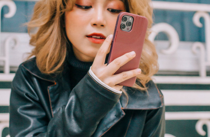 Tháo ốp lưng, miếng dán màn hình