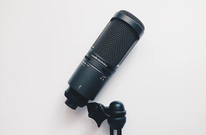 Sử dụng micro ngoài