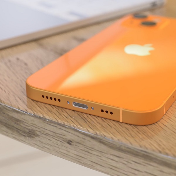iPhone 13 bất ngờ xuất hiện với màu Cam cực kỳ cuốn hút: Vẫn là thiết kế cạnh phẳng, camera lớn, notch nhỏ gọn hơn iPhone 13 bất ngờ xuất hiện với màu Cam cực kỳ cuốn hút: Vẫn là thiết kế cạnh phẳng, camera lớn, notch nhỏ gọn hơn