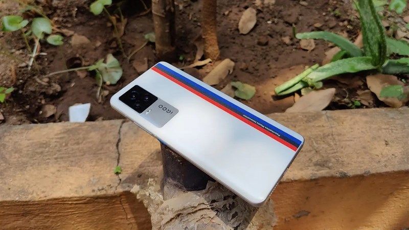 iQOO 8 Pro sẽ có phiên bản BMW Motorsport với cách phối màu tương tự iQOO 7 Legend iQOO 8 Pro sẽ có phiên bản BMW Motorsport với cách phối màu tương tự iQOO 7 Legend