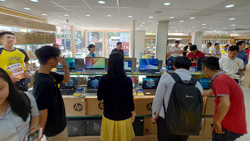 laptop-online2_800x450 Trung tâm laptop online thế giá»i di Äá»ng