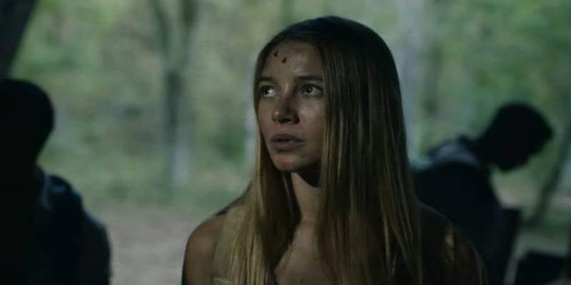 Nhân vật Jen (Charlotte Vega) Nhân vật Jen (Charlotte Vega)