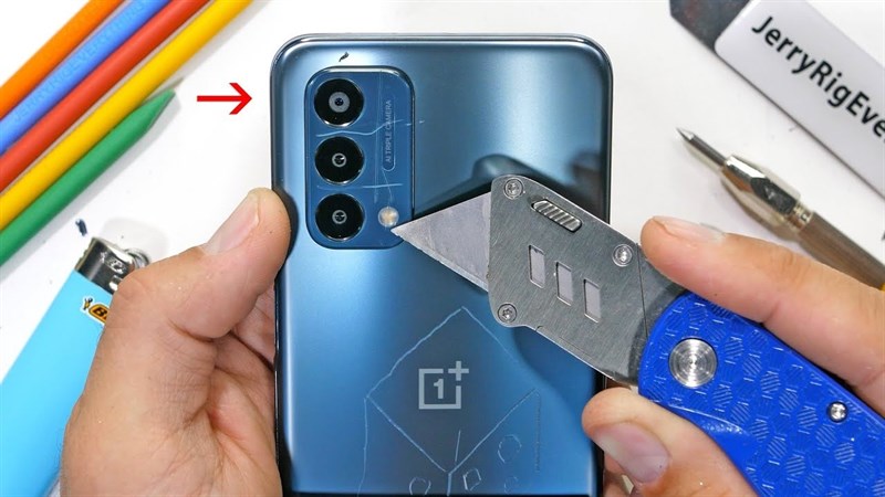 OnePlus Nord N200 sống sót qua bài kiểm tra độ bền OnePlus Nord N200 sống sót qua bài kiểm tra độ bền