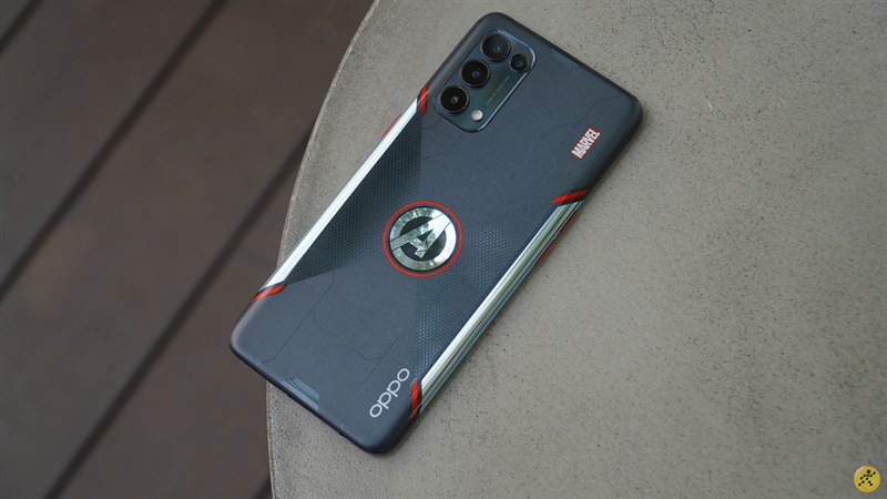 OPPO Reno5 Marvel OPPO Reno5 Marvel