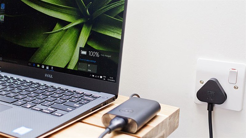 Laptop mới mua có nên sạc 8 tiếng Laptop mới mua có nên sạc 8 tiếng