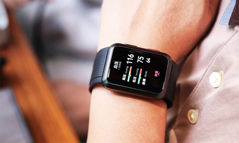 thuong-hieu-huawei-cua-nuoc-nao-co-tot-khong-co-nen-mua2012-800x480-1 Người dùng sử dụng smart watch Huawei