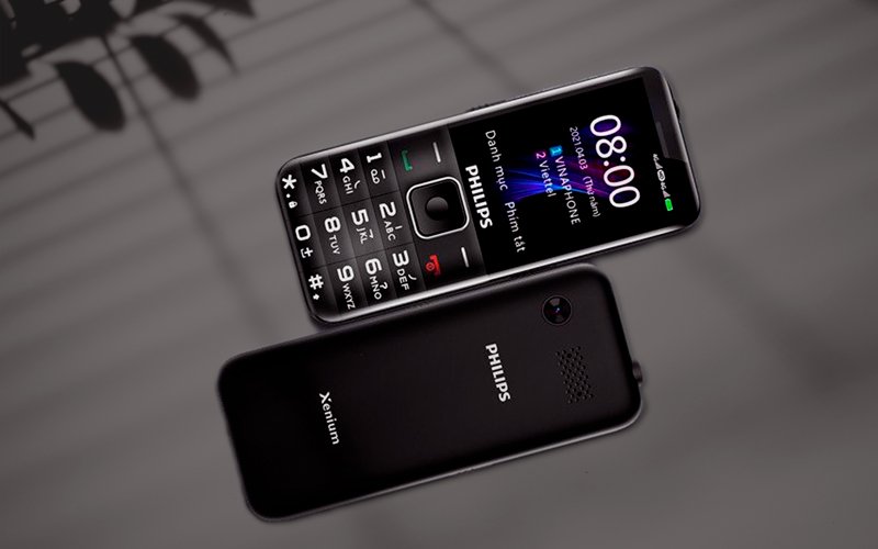 thuong-hieu-philips-cua-nuoc-nao-co-tot-khong-co-nen-mua2014 Điện thoại bấm của Philips có nút to, dễ bấm