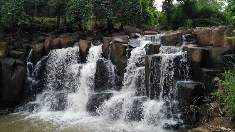 Thác Đứng Thác Đứng
