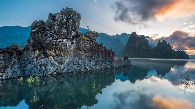 Lòng hồ Na Hang Lòng hồ Na Hang