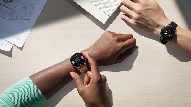 Galaxy Watch Active 2 giảm kịch sàn đến vài triệu đồng, chớ bỏ lỡ nhé Galaxy Watch Active 2 giảm kịch sàn đến vài triệu đồng, chớ bỏ lỡ nhé