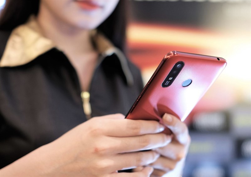 Chính phủ: Xem xét giảm giá cước di động để hỗ trợ người dân Chính phủ: Xem xét giảm giá cước di động để hỗ trợ người dân