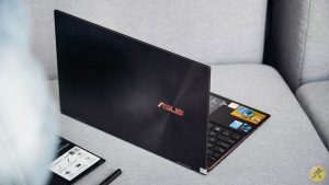 Asus ZenBook UX371 với thiết kế mỏng nhẹ