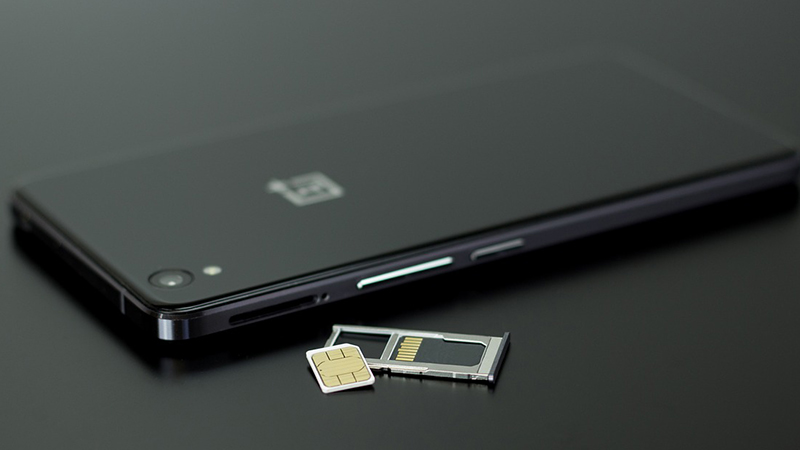 Lắp SIM vào điện thoại Android bất kỳ