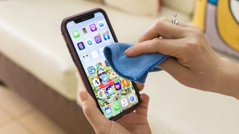Những điều cần làm khi iPhone rơi vào nước