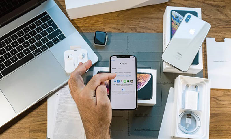 iphone-dinh-icloud-la-gi-co-nen-mua-khac-phuc-duoc201-800x481-1 Phân biệt iPhone có iCloud ẩn