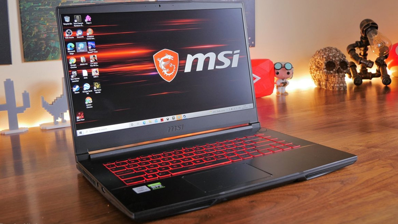 Đèn nền đỏ cá tính nổi bật, màn hình lớn và tần số quét lên đến 144 Hz