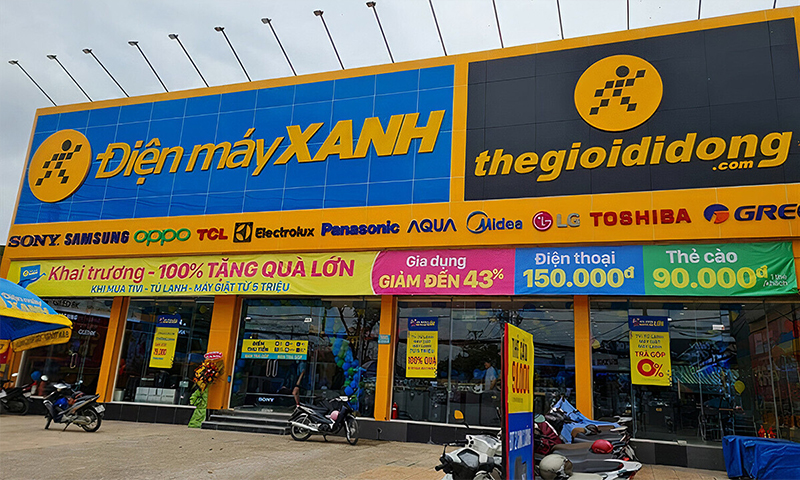 Các sản phẩm Xiaomi chính hãng đang được bày bán tại  và Điện Máy XANH
