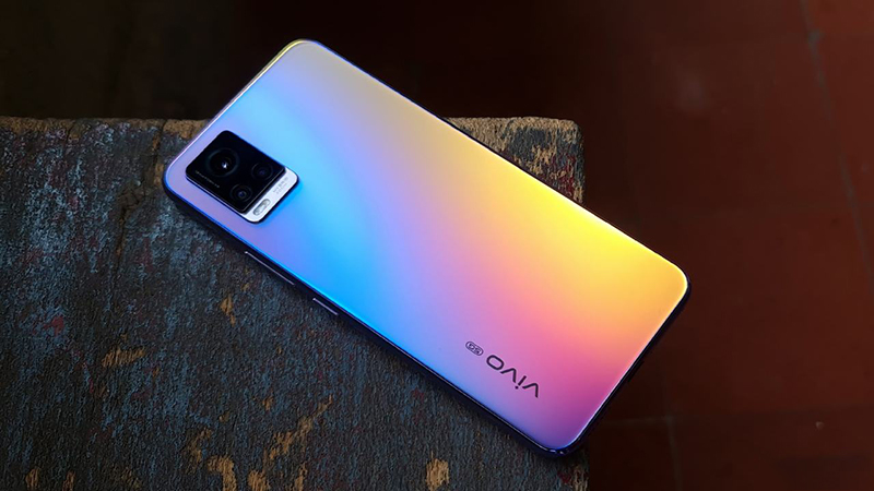 Camera trước của Vivo V20 có độ phân giải cực tốt 44MP hỗ trợ công nghệ chống rung và lấy nét chuyển động