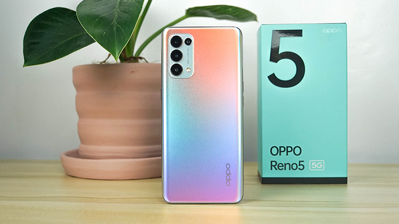 Màn hình AMOLED Full HD+ cùng tốc độ lấy mẫu cảm ứng 180 Hz mang đến tốc độ nhạy tuyệt vời