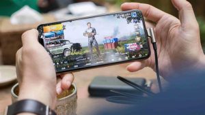 Chơi game nặng trong thời gian dài có ảnh hưởng đến điện thoại hay không