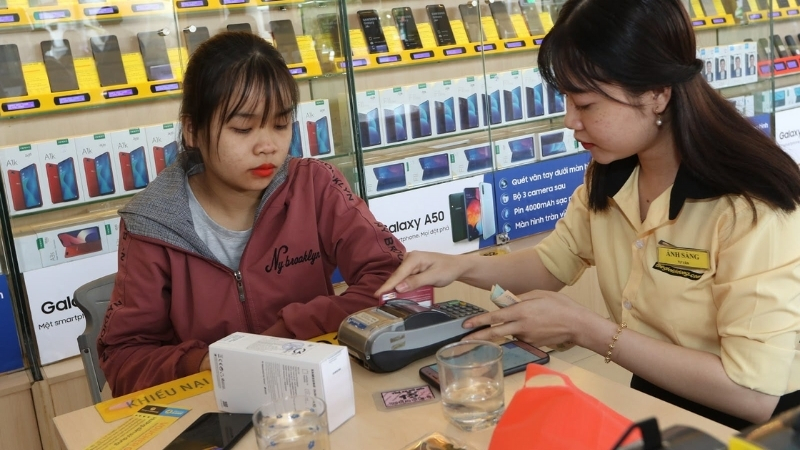 Mức phí thu cho tháng đầu tiên là 20%, tăng 10% cho mỗi tháng sau đó