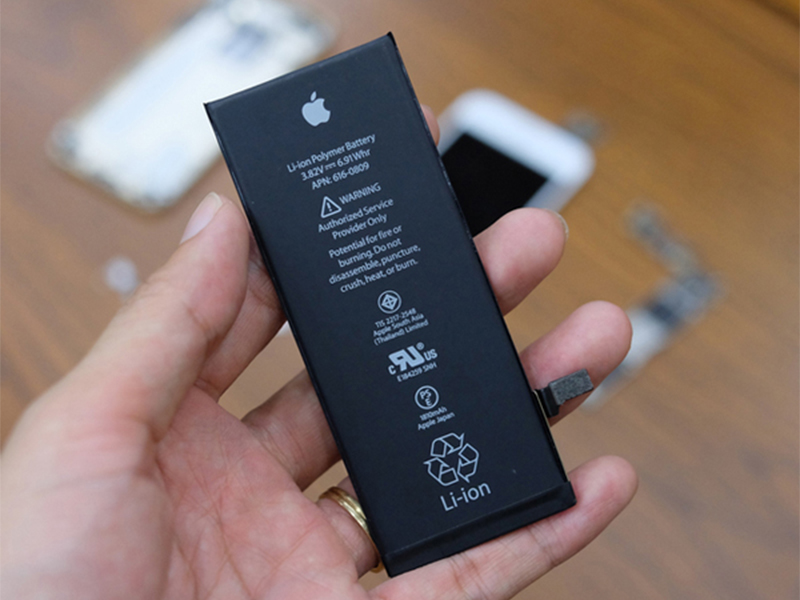 cach-sac-pin-cho-iphone-6-6s-6-plus-6s-plus201-800x600-1-1 Cận cảnh pin iPhone 6