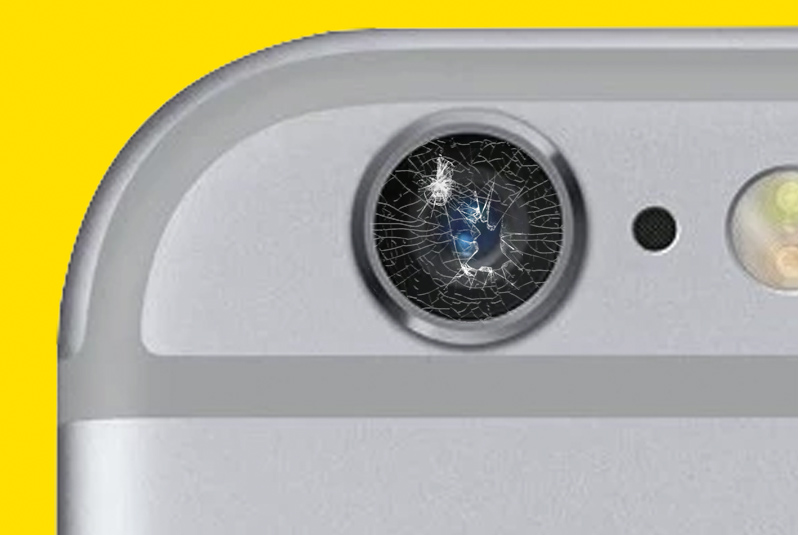 Cận cảnh kính camera bị bể