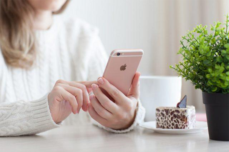 Người dùng sử dụng iPhone 6 Plus