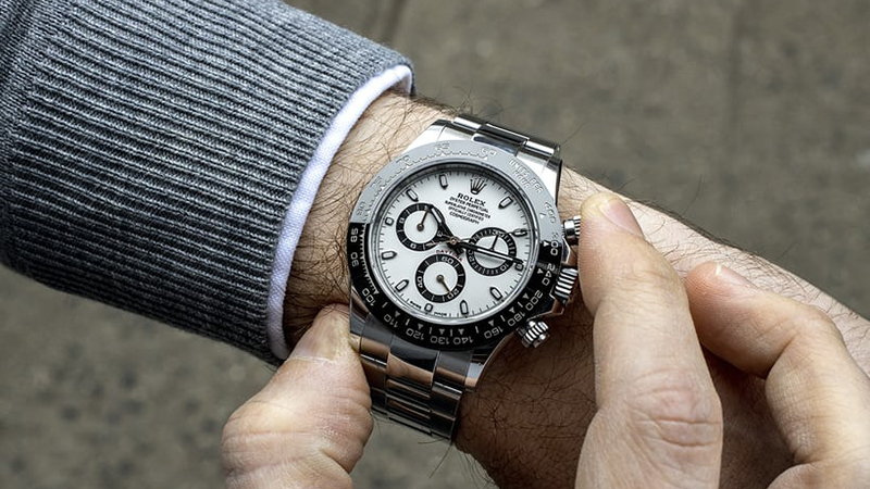 Rolex Daytona là một mẫu đồng hồ thượng lưu tích hợp tính năng Chronograph