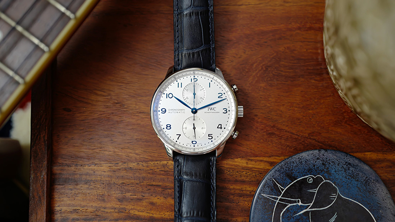 IWC Portuguese Chronograph sở hữu thang đo 30 phút, thang giây và độ chính xác lên tới 1/8 giây
