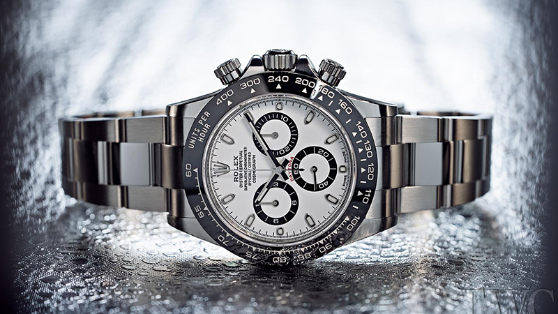 Đồng hồ Chronograph là đồng hồ đeo tay có tích hợp chức năng bấm giờ, đếm giờ