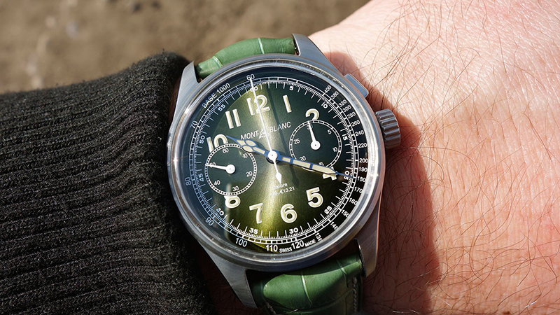 Monopusher Chronograph có chức năng và hình thức của đồng hồ Chronograph nguyên bản