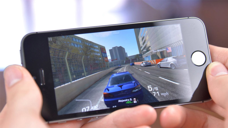 iphone-4s-nong-may-hao-pin-2-800x451-1 Do chơi game hoặc sử dụng điện thoại quá lâu