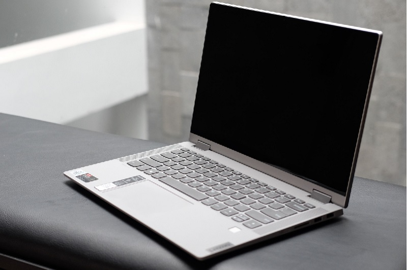 laptop-thao-roi-man-hinh-2-trong-1-la-gi2013-800x532-1 Laptop 2 trong 1 cũng có nhiều nhược điểm