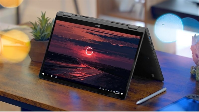laptop-thao-roi-man-hinh-2-trong-1-la-gi207-800x452-1 Mẫu máy Dolby Digital mỏng nhẹ, sắc nét