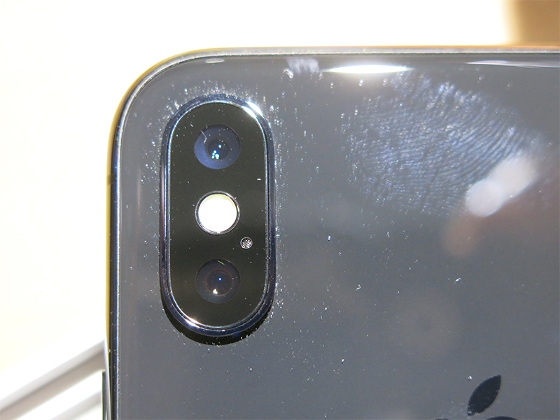 may-anh-iphone-5-cua-toi-chup-anh-gan-khong-ro-net202-800x600-1 Camera ảnh bị bám bẩn