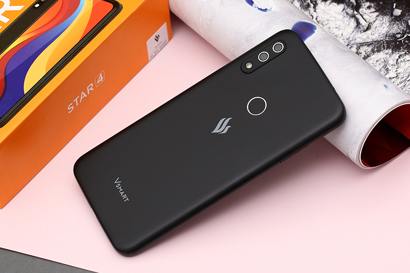 Vsmart Star 4 có thiết kế mặt lưng đẹp, sang trọng