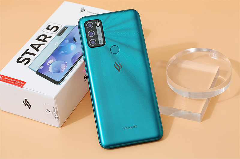 Vsmart Star 5 có thiết kế nguyên khối chắc chắn