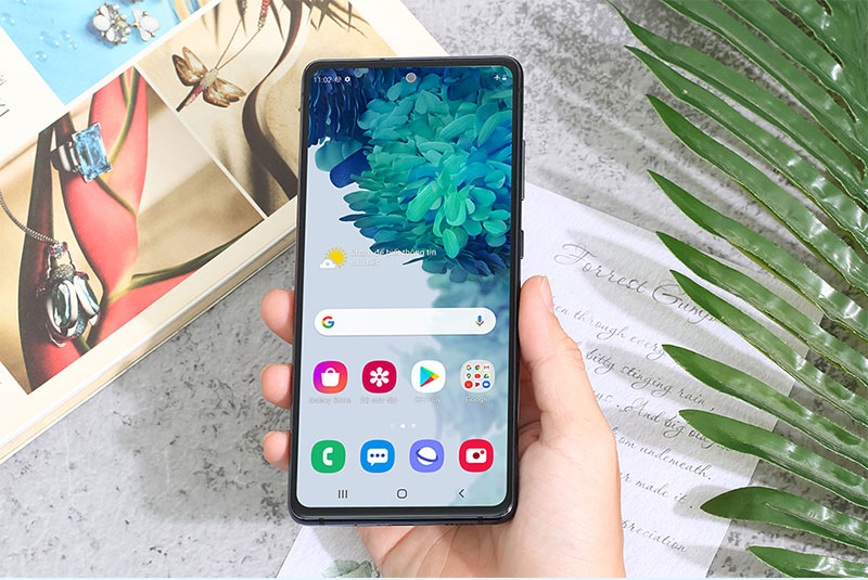 Galaxy S20 FE sở hữu màn hình tràn viền rộng 6.5 inch